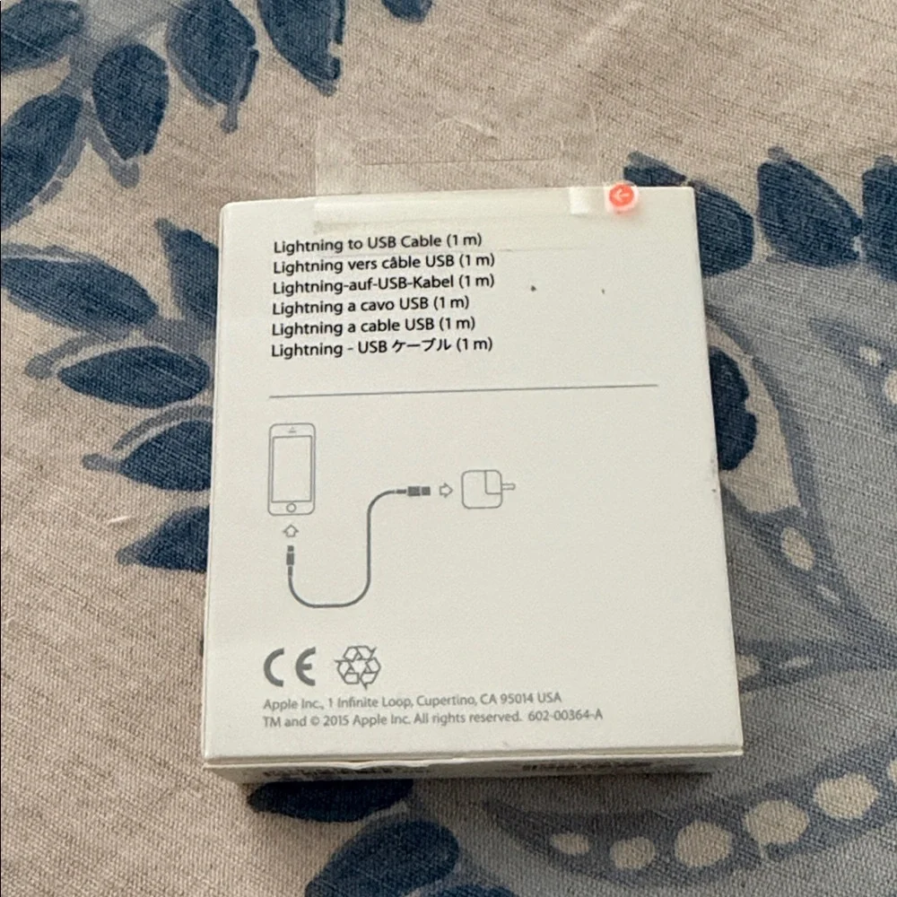 Apple White Lightning to USB Cable (nwt)